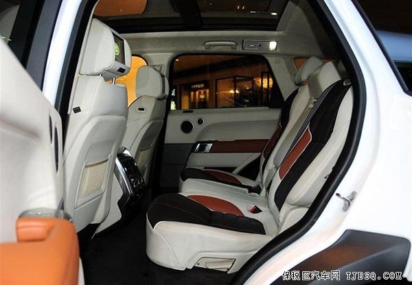2015款路虎攬勝運(yùn)動版 天津現(xiàn)車熱火清倉中