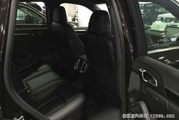2015款保時(shí)捷卡宴柴油版3.0T 自貿(mào)區(qū)現(xiàn)車(chē)優(yōu)惠