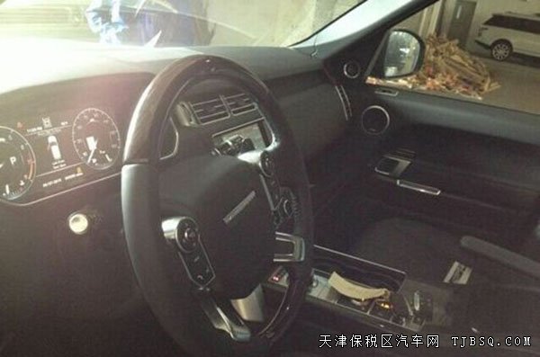 新款路虎攬勝3.0T行政版 天津港現(xiàn)車優(yōu)惠不停