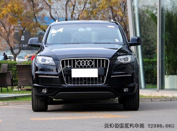 2015款奧迪Q7美規(guī)版現(xiàn)車 天津港現(xiàn)車特惠爆滿