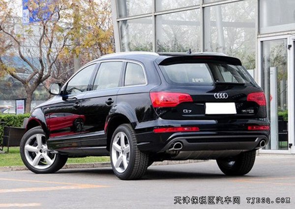 2015款奧迪Q7美規(guī)版現(xiàn)車 天津港現(xiàn)車特惠爆滿