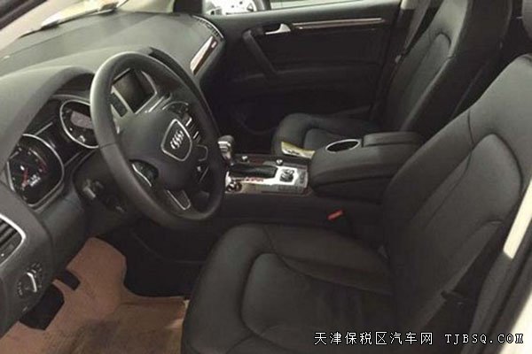2015款?yuàn)W迪Q7大肆熱賣 天津港平行進(jìn)口現(xiàn)車特惠
