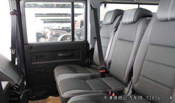 原裝路虎衛(wèi)士110現(xiàn)車 天津自貿(mào)區(qū)現(xiàn)車優(yōu)惠購