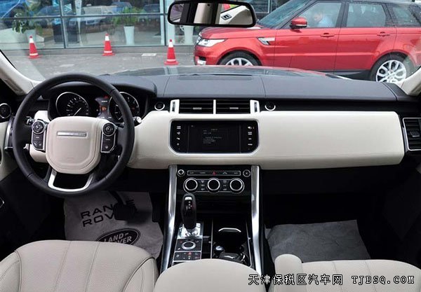 路虎攬勝運(yùn)動(dòng)版天津港報(bào)價(jià) 攬運(yùn)現(xiàn)車優(yōu)惠巨獻(xiàn)