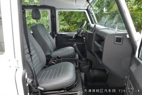 新款路虎衛(wèi)士2.2T柴油版 現(xiàn)車津門盛惠首發(fā)