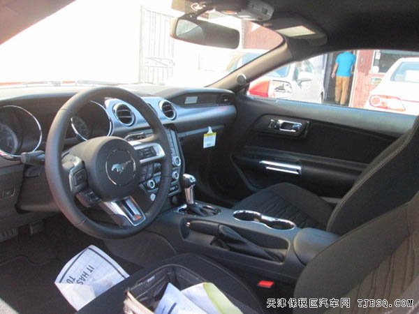 2015款福特野馬2.3T美規(guī)版 6速/19輪/備胎現(xiàn)車37萬熱賣