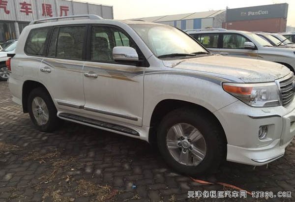 2015款豐田酷路澤5700中東版 頂配現(xiàn)車125萬(wàn)優(yōu)惠購(gòu)