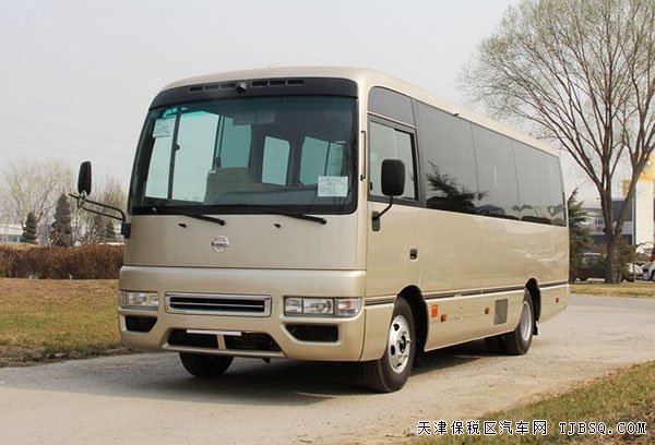 日產(chǎn)尼桑碧蓮12座客車 現(xiàn)車強悍豪惠駕臨港口