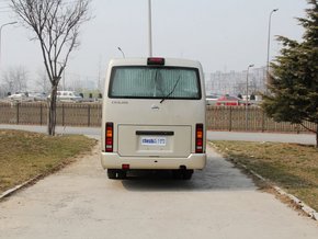 日產(chǎn)尼桑碧蓮12座客車 現(xiàn)車強悍豪惠駕臨港口
