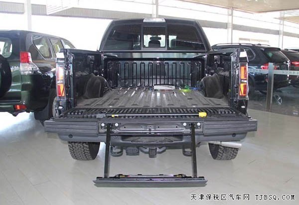 2014款福特猛禽F150 福特強(qiáng)勁皮卡抄底呈現(xiàn)