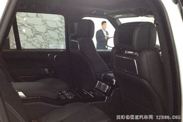 2015款路虎攬勝3.0加長(zhǎng)版 氣勢(shì)恢宏低價(jià)走俏
