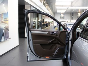 2015款保時捷卡宴中規(guī)版報價 天津現(xiàn)車優(yōu)惠購