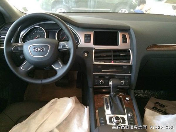 2015款奧迪Q7中東版 全景/七座/19輪現(xiàn)車63萬優(yōu)惠購