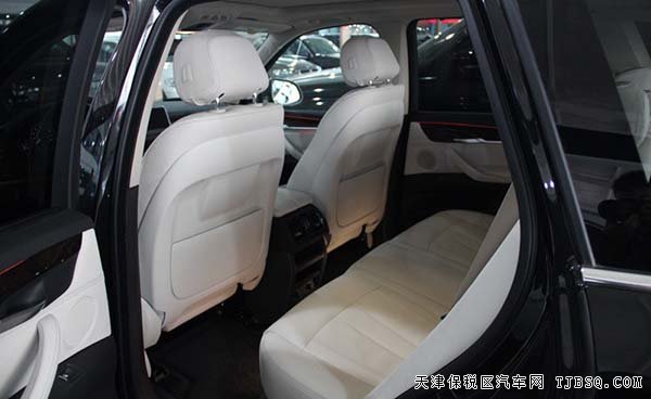 2015款寶馬X5 自貿(mào)區(qū)現(xiàn)車驚喜促銷港內(nèi)驚喜折