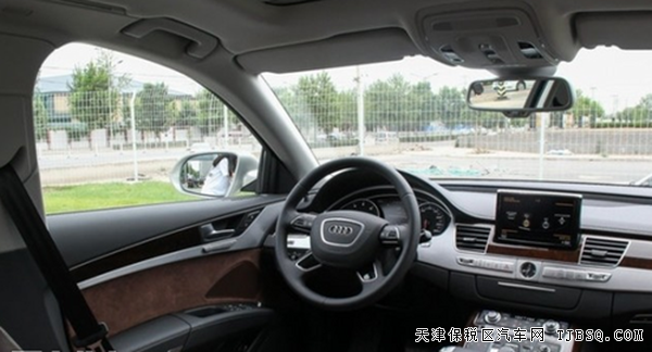 2015款?yuàn)W迪A8天津港報(bào)價(jià) 現(xiàn)車鉅惠低價(jià)熱賣