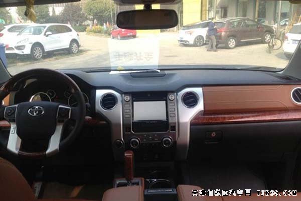 2015款豐田坦途5.7L 美式皮卡自貿(mào)區(qū)現(xiàn)車走俏