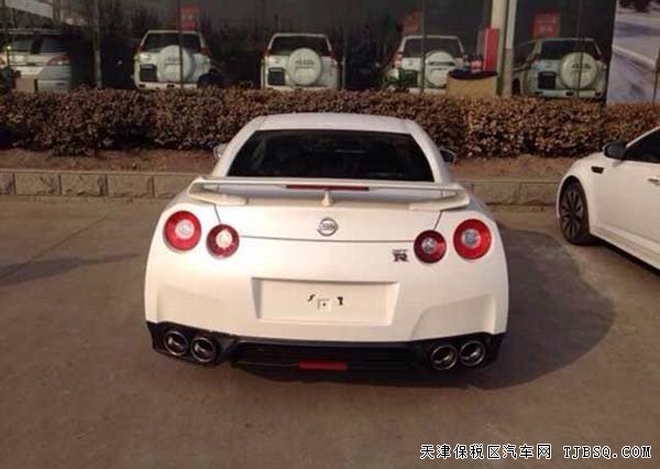 2015款日產(chǎn)尼桑GTR超級(jí)跑車 現(xiàn)車熱賣裸利促銷
