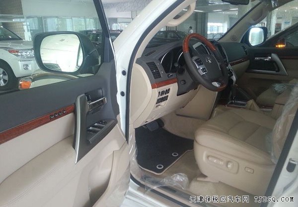 2015款豐田酷路澤4600中東版 五月現(xiàn)車冰點(diǎn)低價(jià)