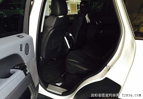 路虎攬勝運動版 天津自貿(mào)區(qū)現(xiàn)車特惠極地越野