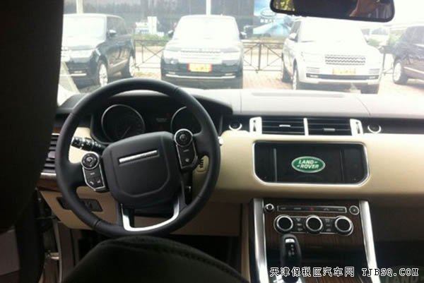 新款路虎攬勝運動版 天津自貿(mào)區(qū)現(xiàn)車讓利鉅惠