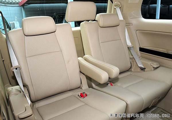 2015款豐田埃爾法3.5中東版 現(xiàn)車商務(wù)領(lǐng)域豪降