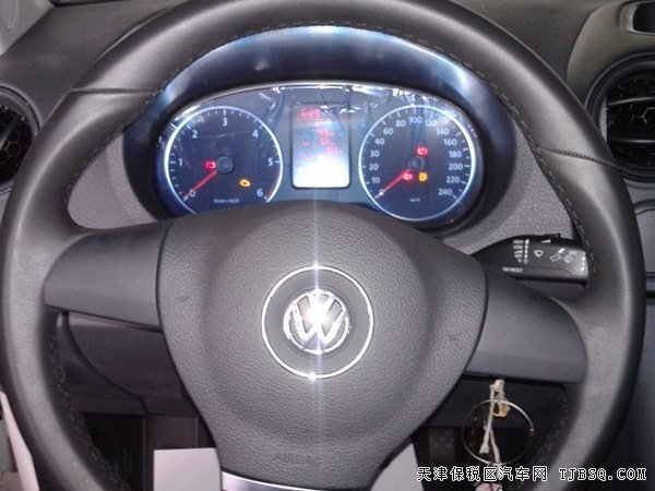 2014款大眾Amarok皮卡 2.0T柴油現(xiàn)車(chē)32.8萬(wàn)巨獻(xiàn)