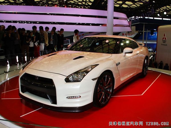 2015/16款日產(chǎn)尼桑GTR超跑 中規(guī)/美規(guī)版現(xiàn)車140萬起