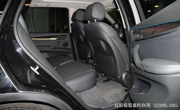 2015款美規(guī)版寶馬X5 天津港現(xiàn)車報價優(yōu)惠呈現(xiàn)