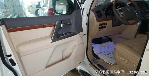 新款豐田酷路澤4600中東版 天津港現(xiàn)車(chē)熱賣(mài)季
