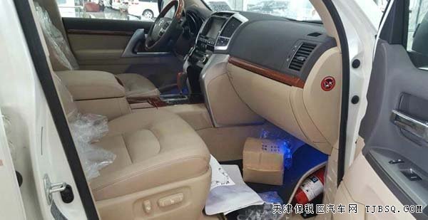 新款豐田酷路澤4600中東版 天津港現(xiàn)車(chē)熱賣(mài)季