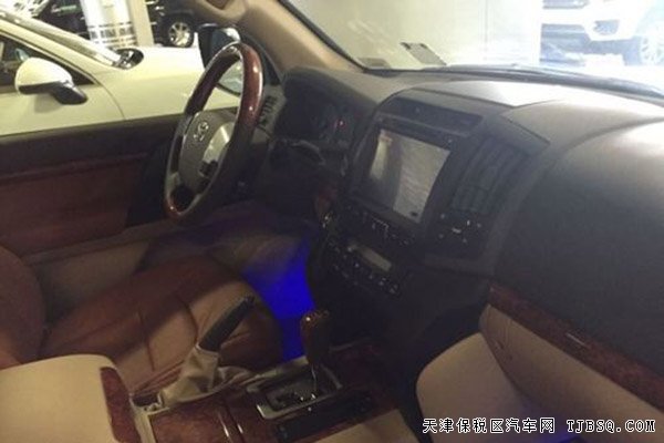 2015款豐田酷路澤4000 陸巡4.0現(xiàn)車熱賣走俏