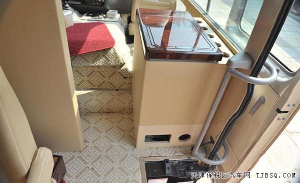 豐田考斯特全能日系巴士 天津港現(xiàn)車終極熱賣