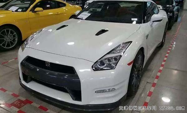 2016款日產(chǎn)尼桑GT-R超級(jí)跑車(chē) 急速賽跑心動(dòng)體驗(yàn)