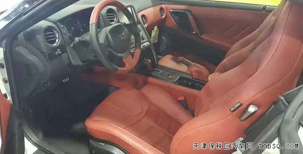 2016款日產(chǎn)尼桑GT-R超級(jí)跑車(chē) 急速賽跑心動(dòng)體驗(yàn)