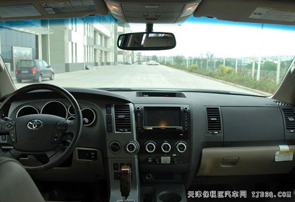 豐田紅杉5.7L現(xiàn)車盛夏降價回饋 威望越野新價值