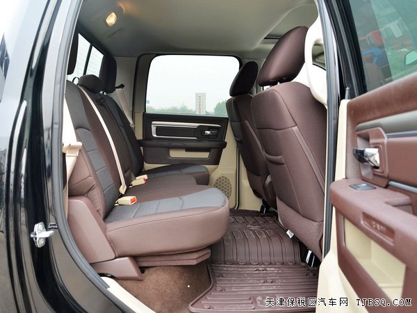 2015款道奇公羊長角號 平行進(jìn)口車鍍金包圍現(xiàn)車