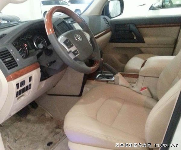 2015款丐版豐田酷路澤4000 現(xiàn)車(chē)低價(jià)優(yōu)惠速購(gòu)