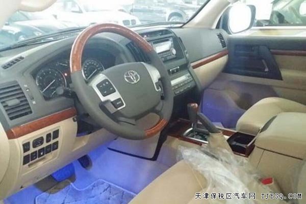 2015款豐田酷路澤4000 中東丐版現(xiàn)車低價(jià)走俏
