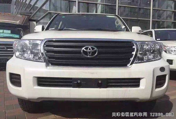 進(jìn)口豐田酷路澤4000中東版 越野現(xiàn)車急速超越
