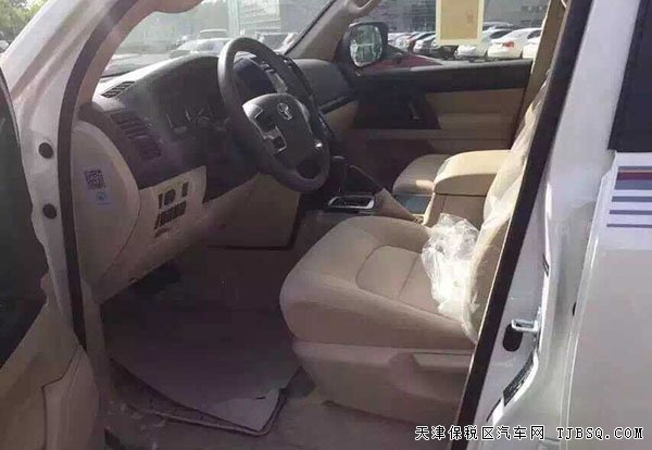 進(jìn)口豐田酷路澤4000中東版 越野現(xiàn)車急速超越