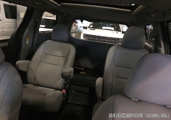 15款豐田塞納3.5L四驅版 18輪/雙電動門/七座現(xiàn)車46萬