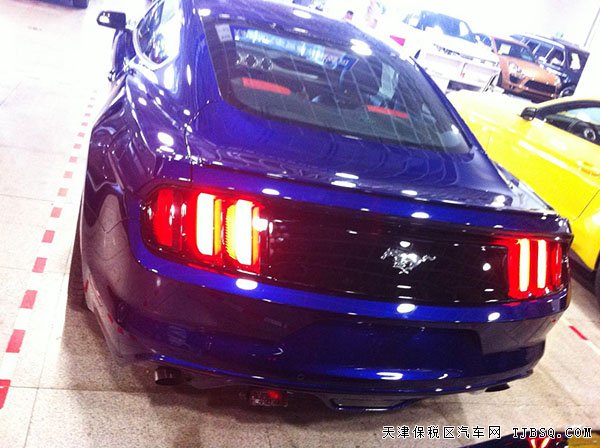 2015款福特野馬2.3T 美規(guī)版四座轎跑驚爆熱賣