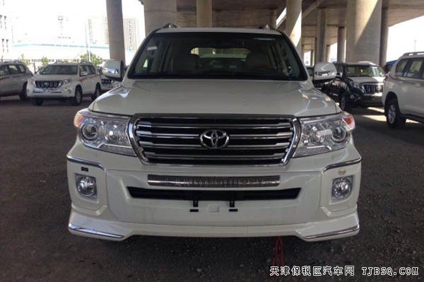 2015款豐田酷路澤4000中東版 天津港現(xiàn)車49.7萬惠購