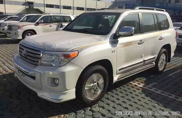 2015款豐田酷路澤5700 桃木/遙啟/8氣囊現(xiàn)車100萬特惠