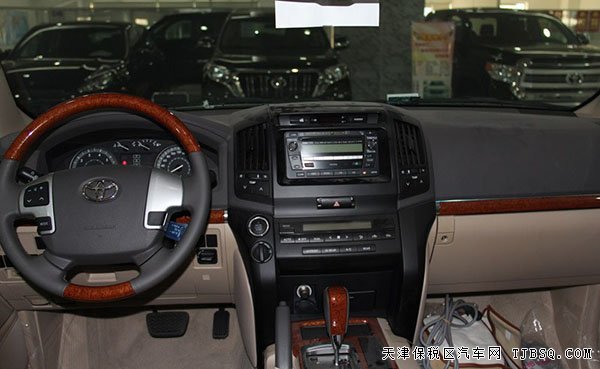 2015款豐田酷路澤4000中東版 天津港現(xiàn)車(chē)鉅惠