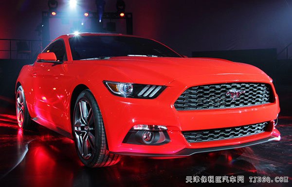 2015款福特野馬美式肌肉跑車 2.3T港口現(xiàn)車31萬即刻擁有