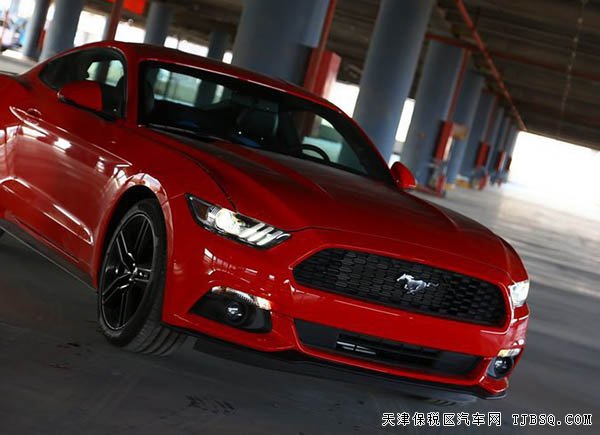 2015款福特野馬2.3T美規(guī)版 自貿(mào)區(qū)現(xiàn)車優(yōu)購(gòu)