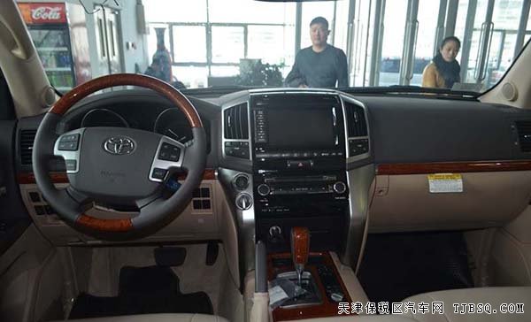 進(jìn)口豐田酷路澤5700中東版 現(xiàn)車驚喜促銷讓利多