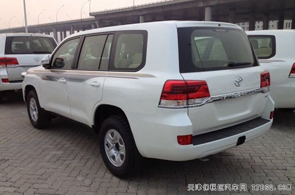 16款豐田酷路澤4000中東版 天津港現(xiàn)車報(bào)價(jià)54.5萬起