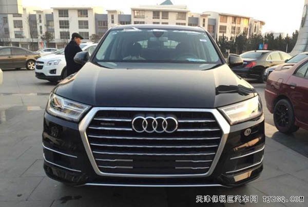2016款?yuàn)W迪Q7歐規(guī)版汽油 全景/18輪/四驅(qū)現(xiàn)車71.5萬(wàn)起